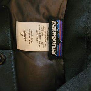 Patagonia Women's long sleeve down winter jacket